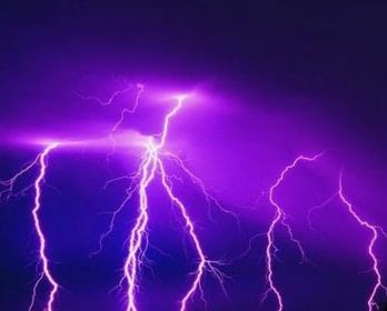 低壓斷路器在打雷時經常會跳閘？